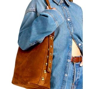 NWT Madewell Suede studded bucket handbag.